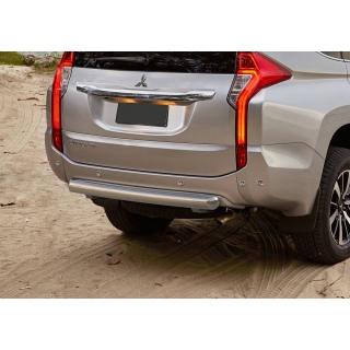 Защита заднего бампера из нержавеющей стали короткая d76 мм MITSUBISHI Pajero Sport (Митсубиши Паджеро Спорт) с 2016 года