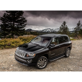 Пороги алюминиевые с черным стальным кантом для JEEP Compass (Джип Компас) c 2014 года.