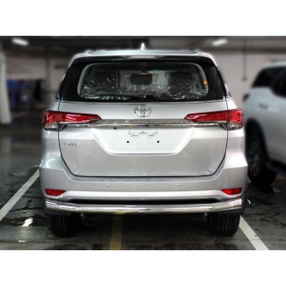 Защита заднего бампера из нержавеющей стали d76 мм Toyota Fortuner (Тойота Фортунер)