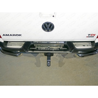 Накладка на задний бампер (лист зеркальный надпись Volkswagen) VOLKSWAGEN Amarok (Фольксваген Амарок) 2016 года