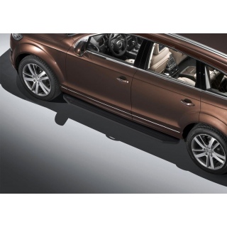Пороги алюминиевые с черным кантом AUDI Q7 с 2009 года