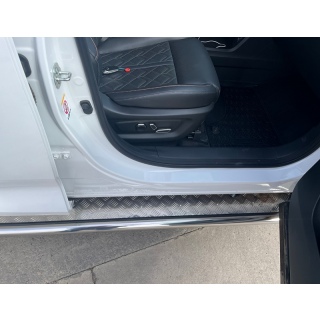 Пороги площадкой d60 мм из нержавеющей стали с алюминиевым листом CHANGAN UNI-K (ЧАНГАН ЮниК)