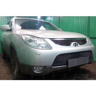Решетка радиатора черная середина HYUNDAI ix55 с 2009 года