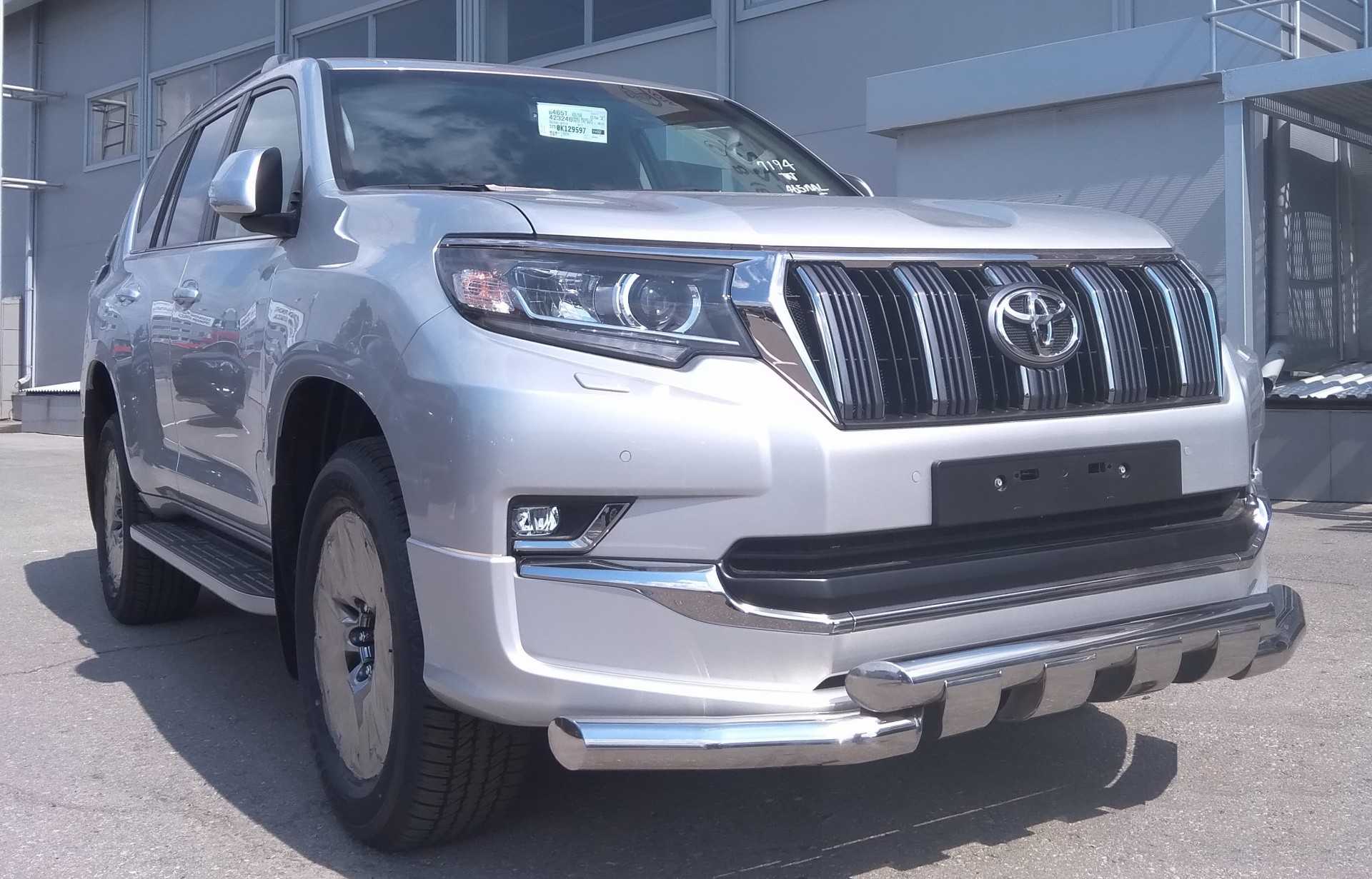 Купить крузер 150 в москве. Защита переднего бампера Toyota Land Cruiser Prado 150. Toyota Land Cruiser Prado 150 Style. Защита бампера Prado 150 Style. Прадо 2019 защита бампера.